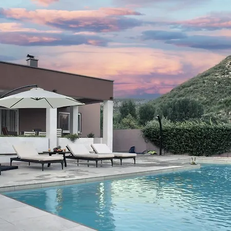 Villa Vita Villa *